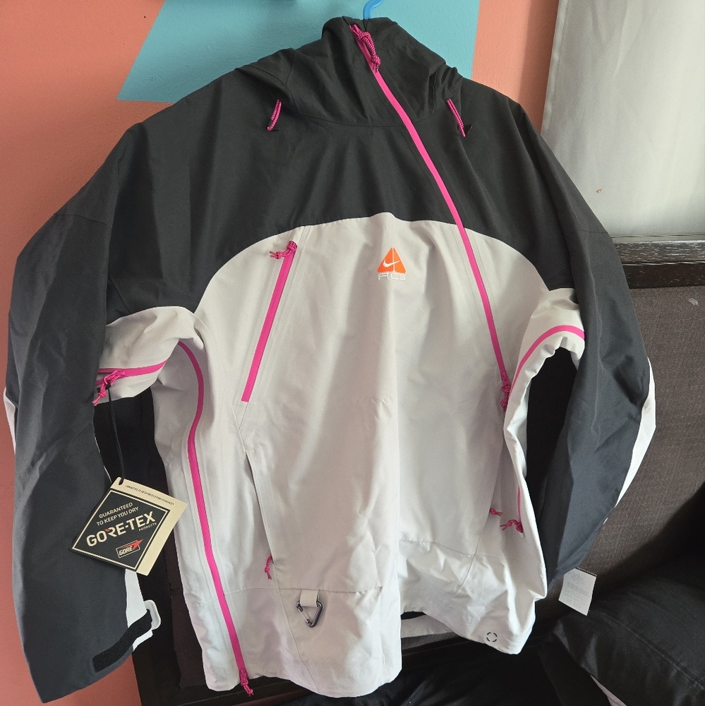 Nike ACG Chena Vortex Storm-Fit ADV GTX FV8891-104 Men's Size M Jacket